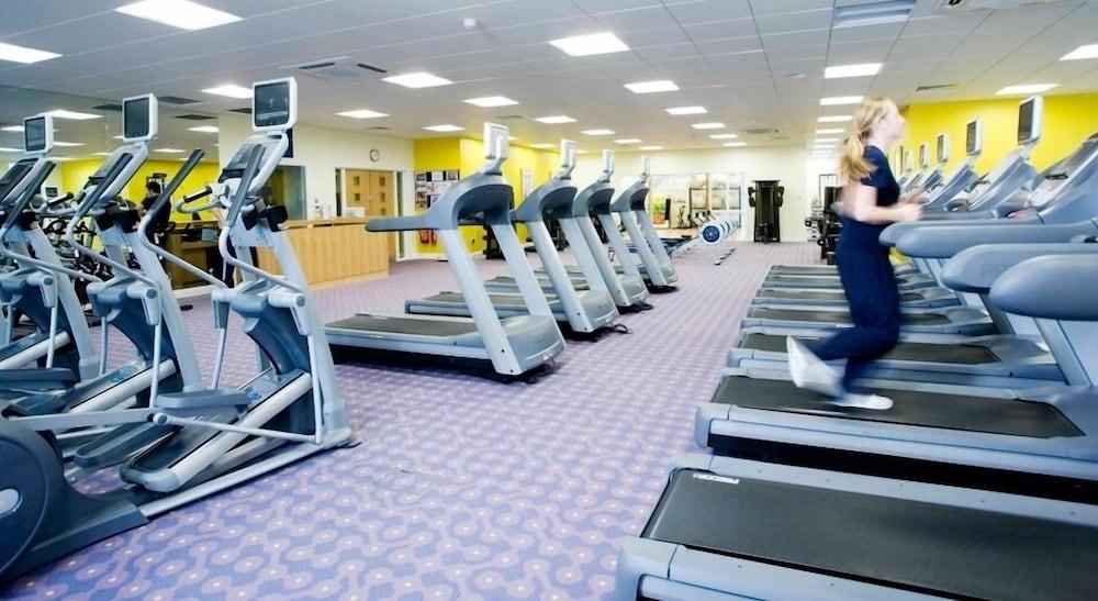 Hotel Maldron & Leisure Centre 3*